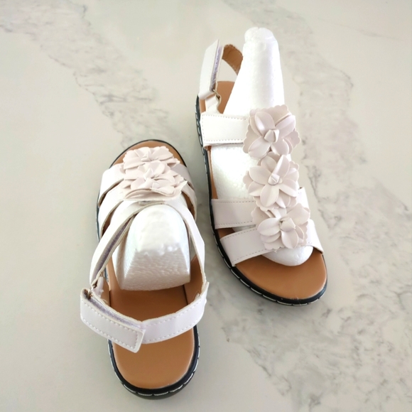 EMERY ROSE Elegant Slingback Wedge Sandals Women Appliques Decor Sandals - Picture 8 of 17